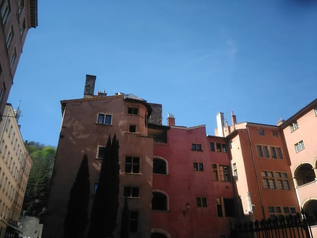 Studio Vieux Lyon Francie